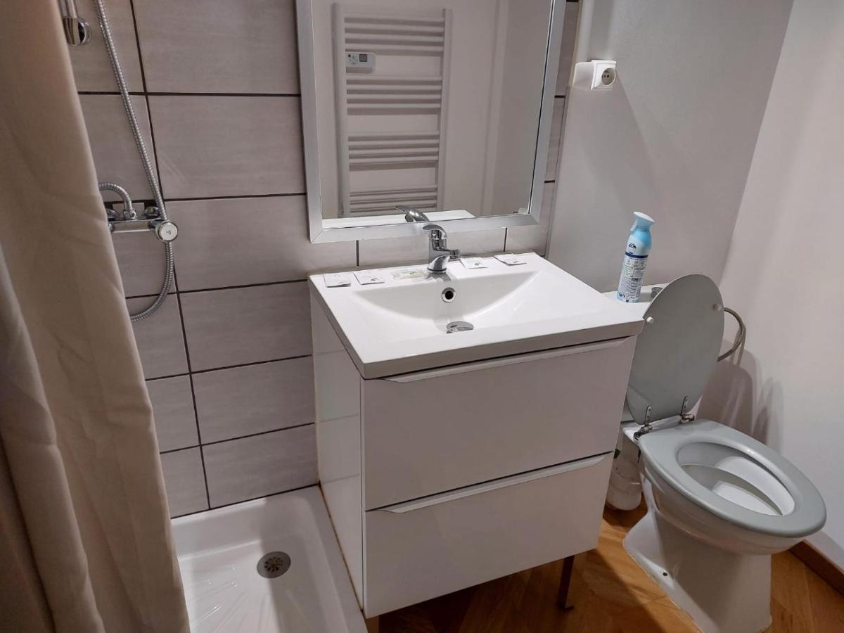 Suite 3 Pieces Chambre+Cuisine+Sdb Centre Ville Privas Dış mekan fotoğraf